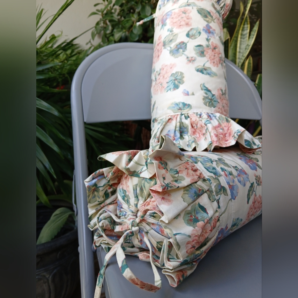 🔥NEW PILLOW SET NECKROLL Floral HYDRANGEA Ruffled FRENCH COUNTRY - Picture 6 of 6